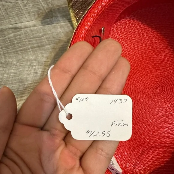 Vintage red hat - Picture 3 of 7